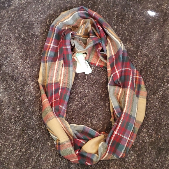 Scarf - Picture 1 of 3